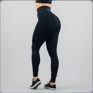 Alphalete revival R6 black